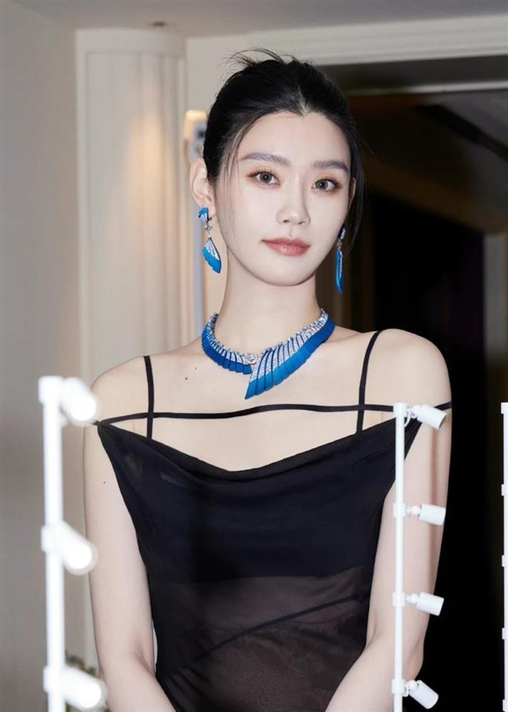 Hôn nhân viên mãn của siêu mẫu bỏ sự nghiệp, kết hôn với thiếu gia kém tuổi-2