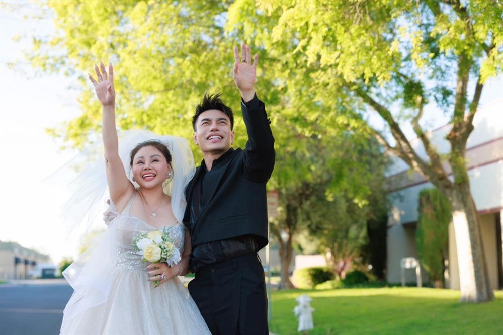 Lê Dương Bảo Lâm từng múa lửa mưu sinh, giờ ở biệt thự, gây sốt khi sang Mỹ-1