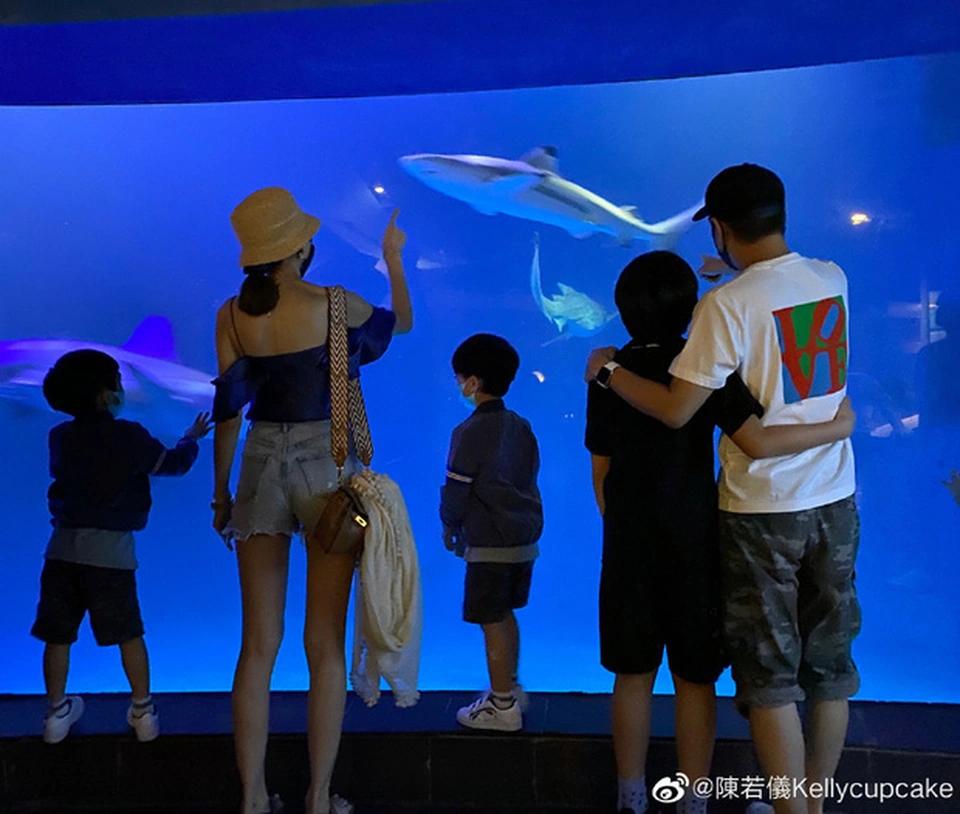 Lâm Chí Dĩnh cùng vợ đến du lịch Đà Nẵng, Trần Nhược Nghi thích thú khoe món phở và cà phê dừa-6