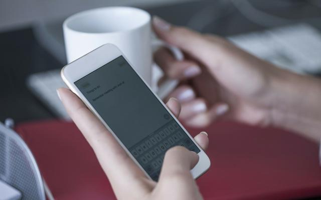 Họp lớp ĐH sau 20 năm ra trường, tôi chủ động thanh toán hóa đơn nhưng trúng giải 34 triệu, về nhà đọc tin nhắn sốc nặng-2