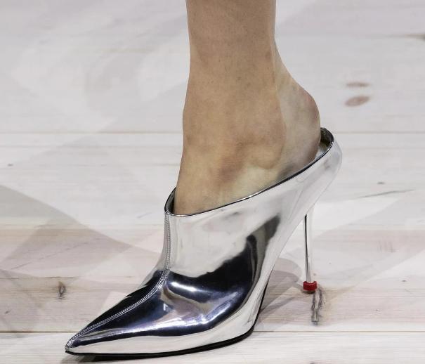 Mẫu giày đang là mốt vừa tôn dáng, vừa dễ đi-3