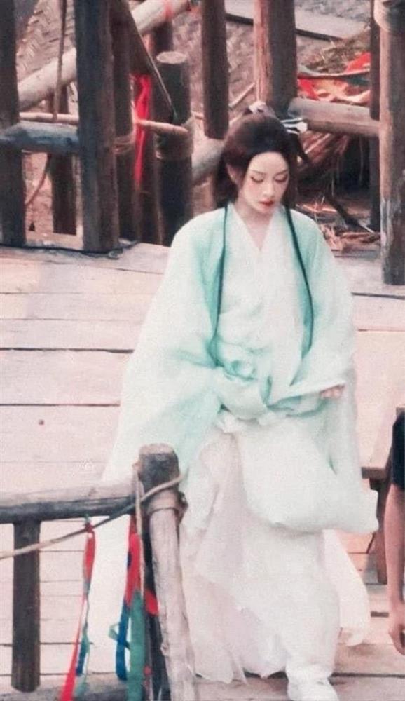 Thực hư hình ảnh Chi Pu đóng phim cổ trang Trung Quốc xinh như Tiểu Long Nữ?-2