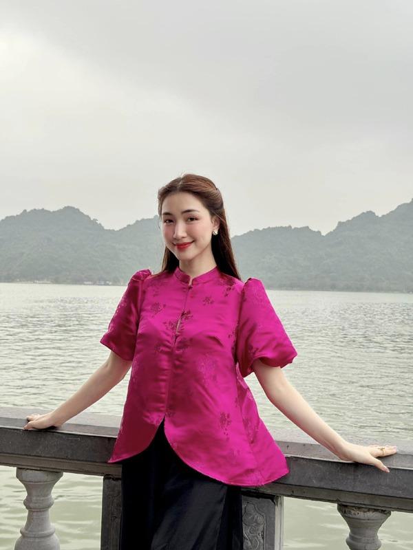 Dự đám cưới Quang Hải, Hòa Minzy chiều cao khiêm tốn nhưng khán giả vẫn mê vì sắc vóc gợi cảm-4