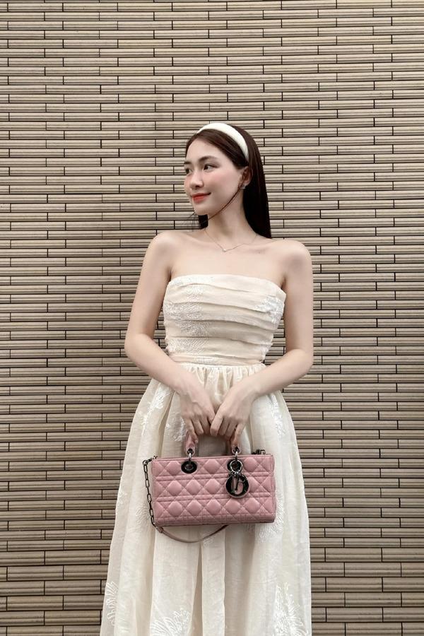 Dự đám cưới Quang Hải, Hòa Minzy chiều cao khiêm tốn nhưng khán giả vẫn mê vì sắc vóc gợi cảm-8