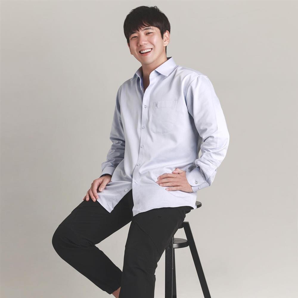 Anh trai Jisoo được khen đẹp như sao Hàn, đứng sau công ty của em gái-3