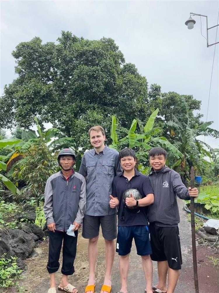 Chàng tiến sĩ người Mỹ cưa đổ cô gái Việt nhờ... chiêu độc của bố-6