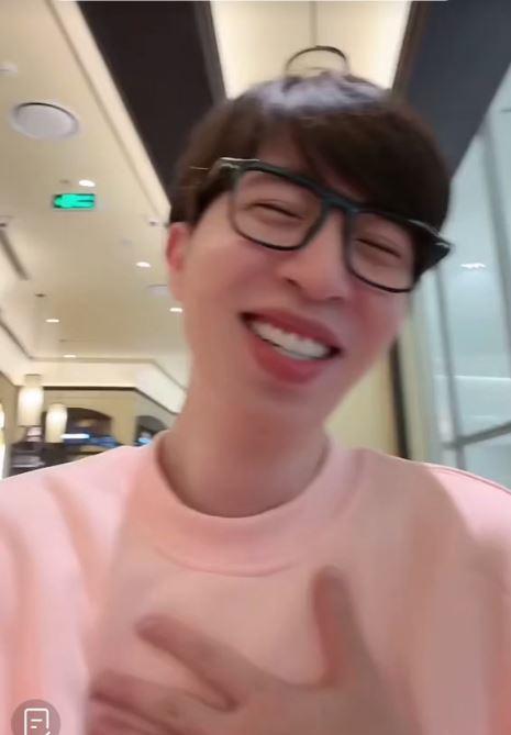 Bị tóm dính clip ăn kem với hot girl kém 9 tuổi, ViruSs nói gì?-2