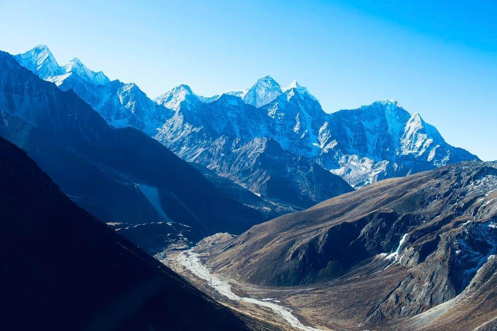 Chi 45 triệu đồng, khách Việt đứng tim ở sân bay nguy hiểm nhất thế giới-2