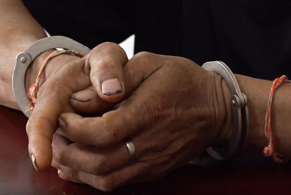 Kẻ giết người trốn ở nước ngoài 22 năm: Lâu thế rồi công an còn nhớ à?-5