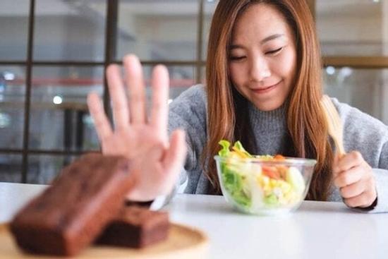 Ăn kiêng mãi cân không giảm, thử ngay 5 cách đơn giản mà hiệu quả này