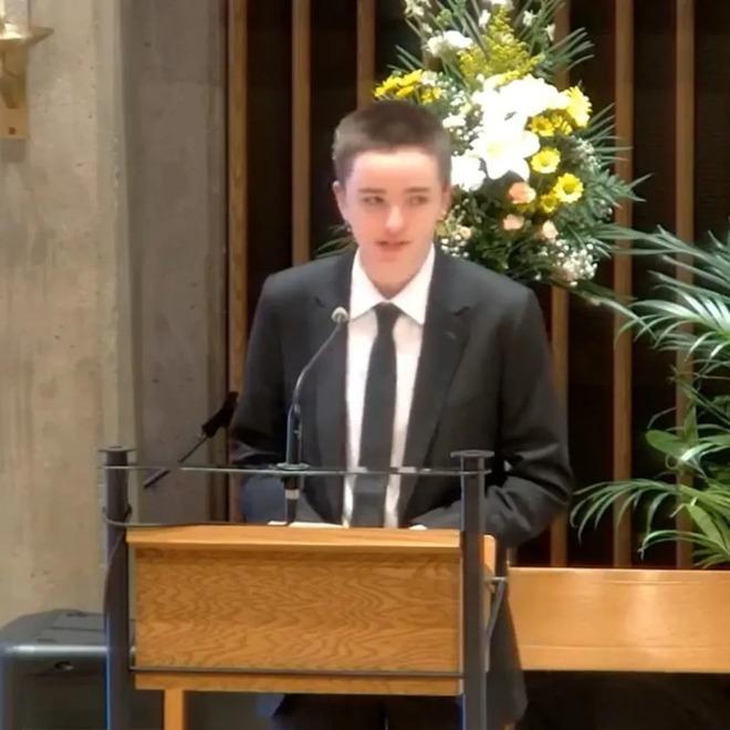 Con gái Ben Affleck gây sốc khi để đầu đinh, đổi tên mới giống con trai-1