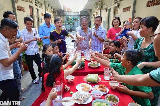 Lỡ hẹn nhiều năm, công nhân ngóng nghỉ lễ 5 ngày: 'Nhớ nhà lắm rồi!'