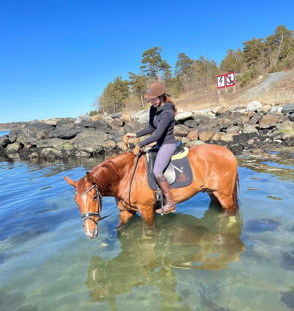 Cặp chị em 9 năm liên tiếp vào danh sách tỷ phú trẻ nhất thế giới-9