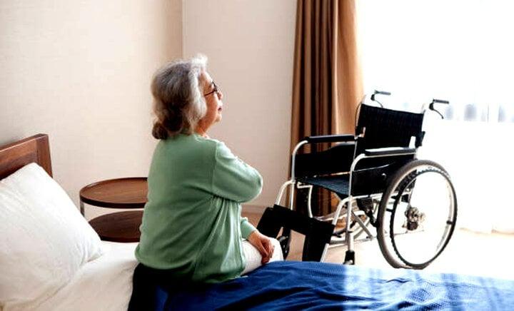 Đưa cha mẹ vào viện dưỡng lão: Dùng đồng tiền thay chữ hiếu?-1