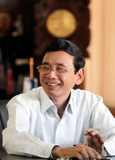 Cuộc sống đại gia chơi ngông bậc nhất Việt Nam: Có 6 đời vợ, 74 tuổi cưới vợ trẻ kém 54 tuổi-1