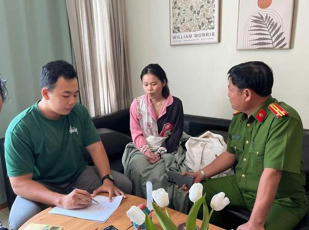 Nữ nghi phạm bắt cóc 2 bé gái ở phố đi bộ nhằm quay clip khiêu dâm?-1