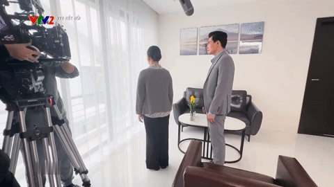 Đóng vai quá đểu cáng, Quang Sự nhận 4 cái tát từ NSND Mỹ Uyên-3