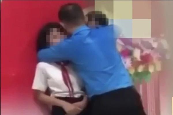 Vụ cán bộ trường túm cổ áo, đẩy nữ sinh vào tường: Thầy răn đe việc đánh nhau-2