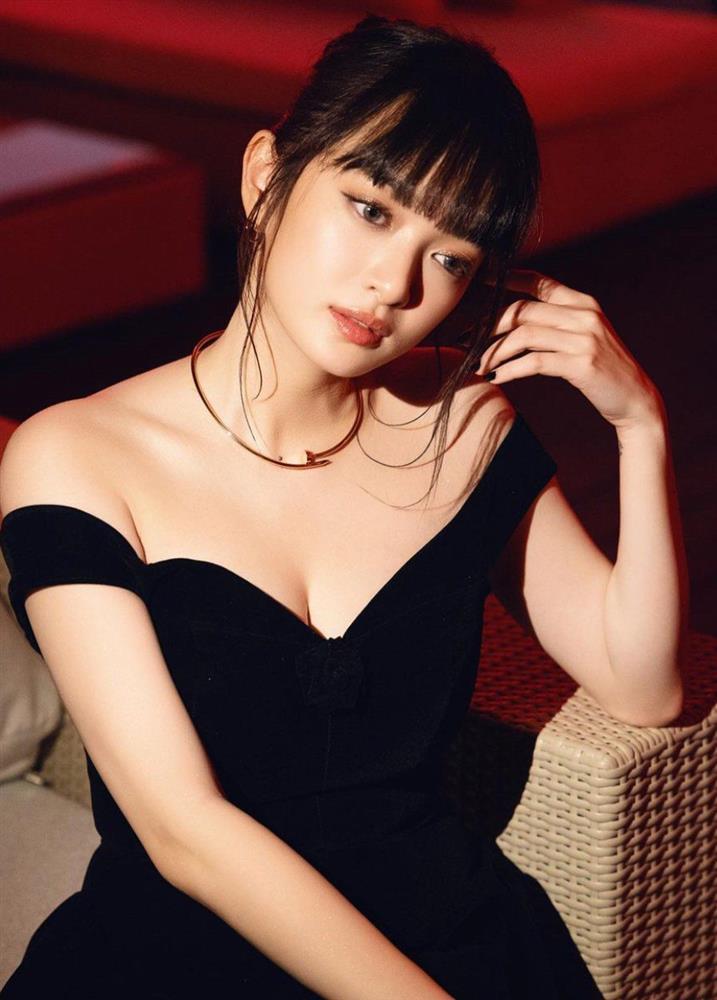 Mỹ nhân trăm tỷ Kaity Nguyễn có hình thể quyến rũ, không mặc hở bạo cũng đủ cuốn hút-3