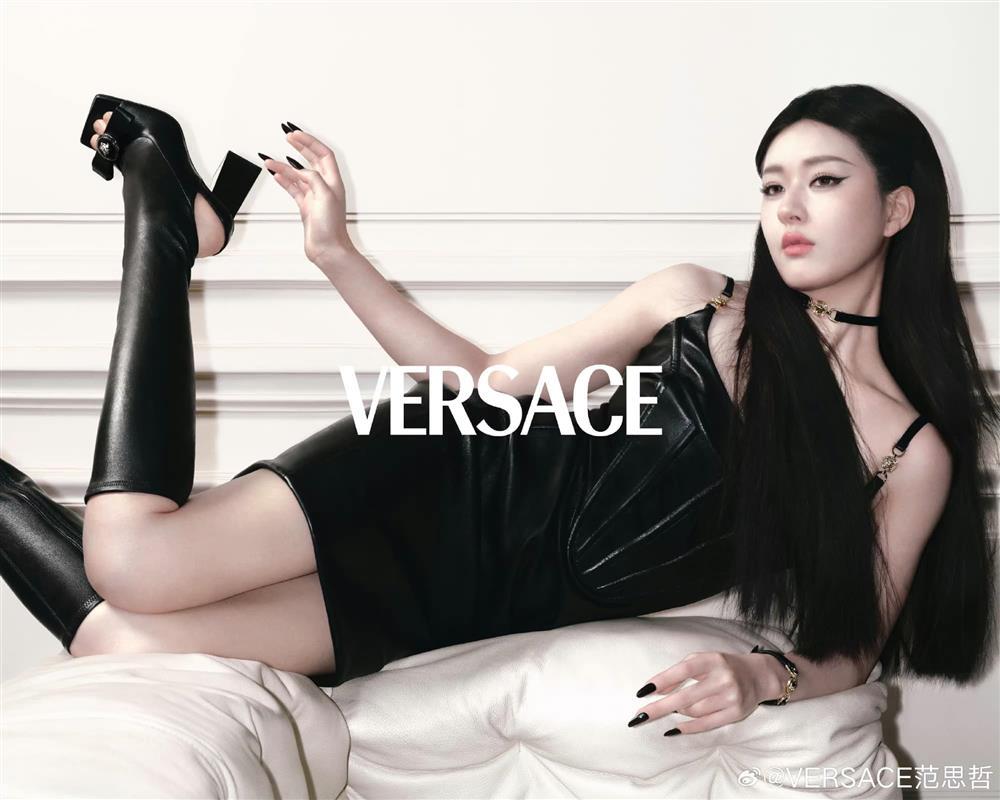 Diện cùng một bộ váy, nhan sắc lẫn thần thái của Triệu Lộ Tư bị chê kém xa sao nữ này-1