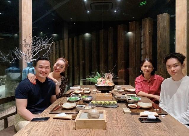 Vợ cũ, vợ mới của nghệ sĩ Việt chung một khung hình-4