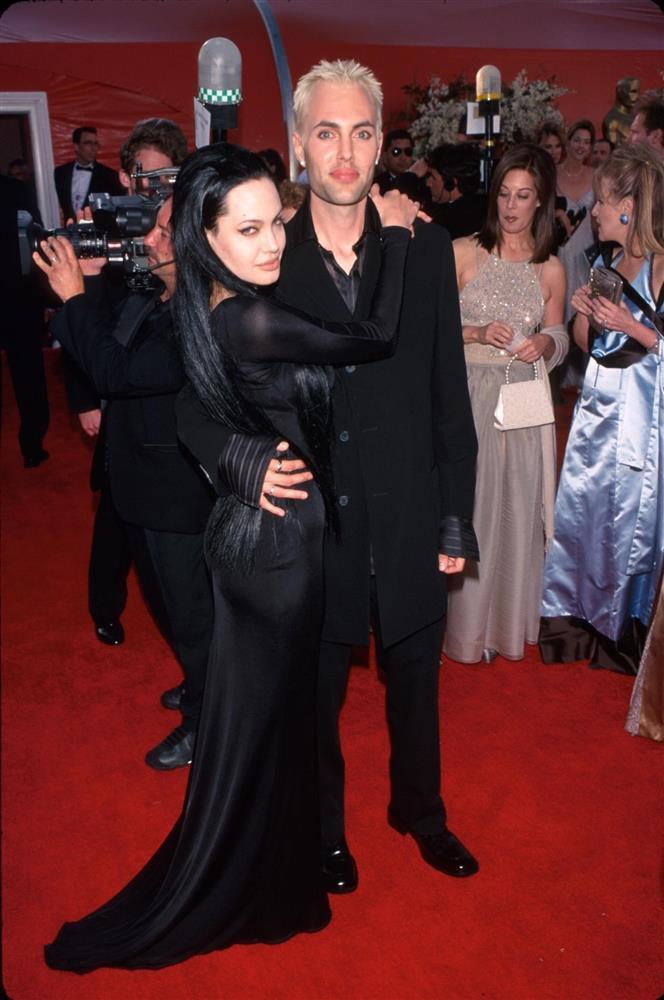Người khiến Angelina Jolie bất hòa với Brad Pitt-3