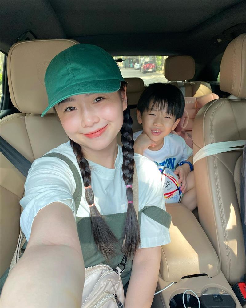 Hot girl Việt được báo nước ngoài ca ngợi đẹp như nữ thần: U30 một nách hai con, là bà chủ spa giàu có-2