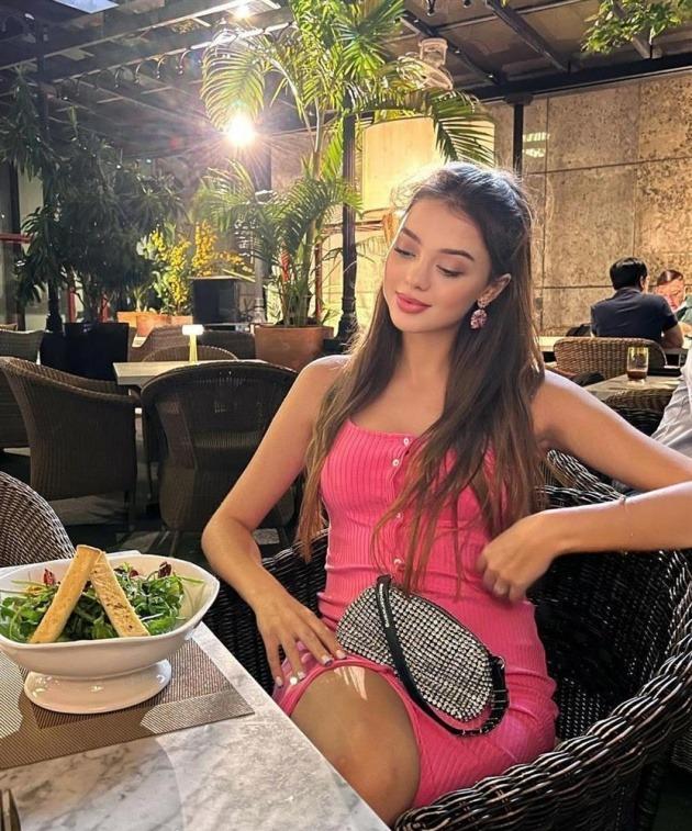 Vợ Tây của thủ môn Bùi Tiến Dũng: Body gái một con nóng bỏng, thần thái chuẩn model-5