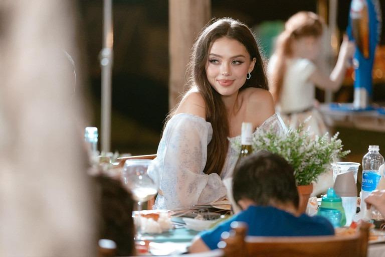 Vợ Tây của thủ môn Bùi Tiến Dũng: Body gái một con nóng bỏng, thần thái chuẩn model-6