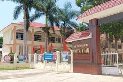 Xác minh vụ nam sinh lớp 6 nhảy lầu ở trường học