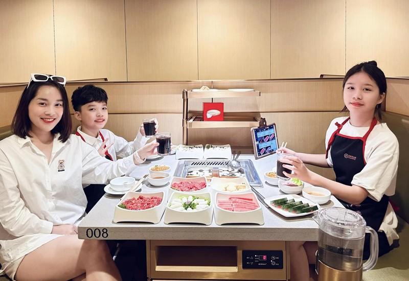 Hội bạn thân phim Nhật Ký Vàng Anh sau 18 năm lên sóng, con cái đề huề, gia nhập hội bỉm sữa nhưng vẫn xinh đẹp rạng ngời-3