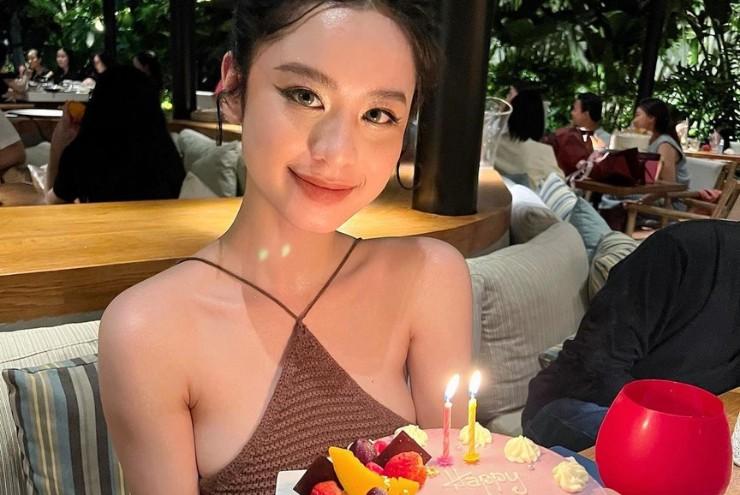 1001 kiểu mặc lấp ló khoe cơ thể gây chú ý nơi quán xá của hội chị em Việt-5