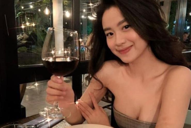 1001 kiểu mặc lấp ló khoe cơ thể gây chú ý nơi quán xá của hội chị em Việt-6