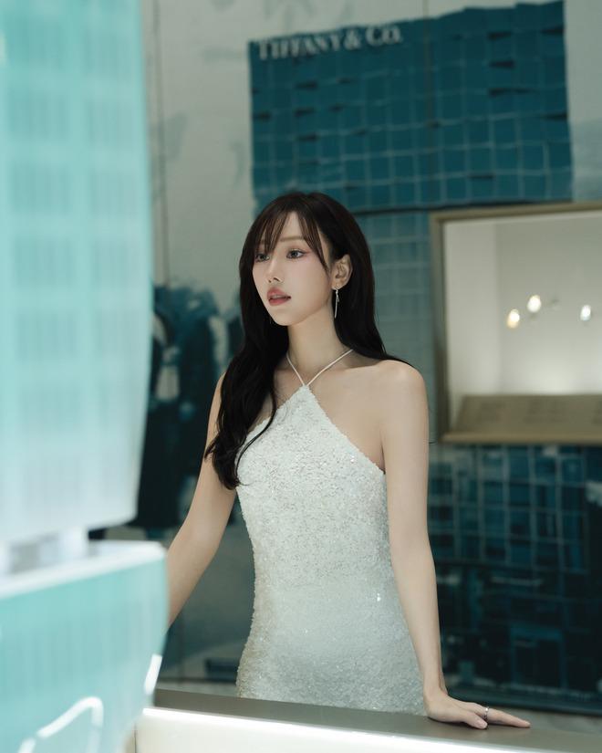 Chấp niệm của Min: Ảnh cam thường đủ xinh nhưng cứ thích photoshop đến nhận không ra thế này!-3