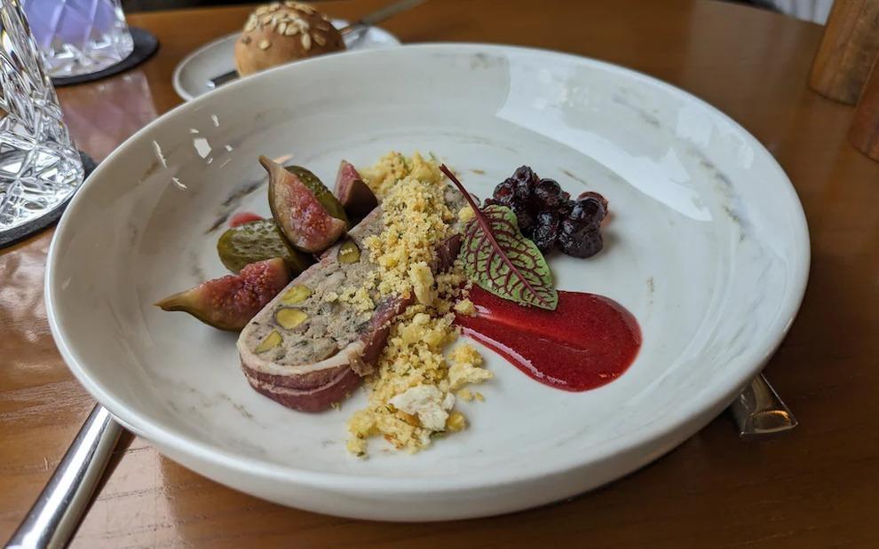 Đi tàu hỏa Quy Nhơn đến Đà Nẵng hết 8 triệu đồng, dịch vụ xa hoa tới đâu?-3