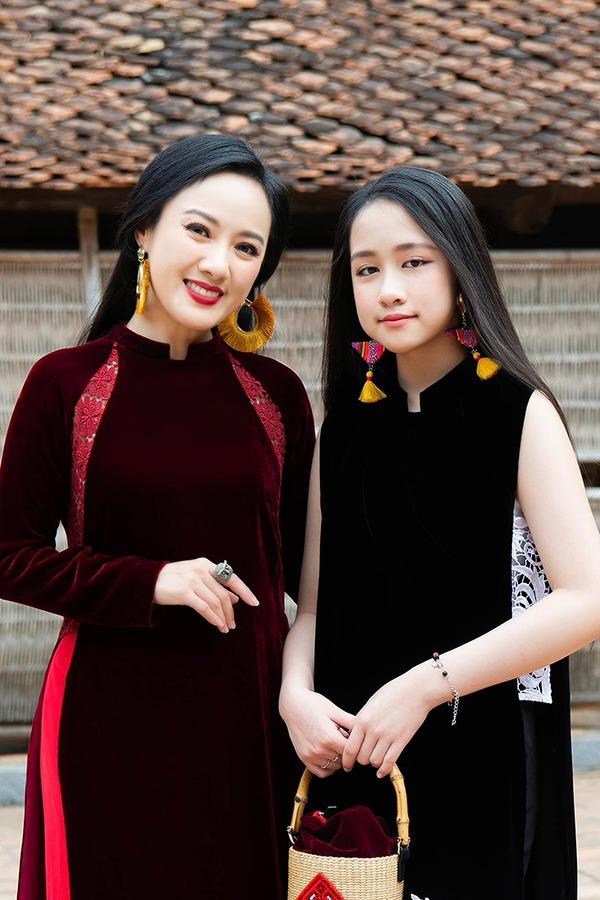 Con gái cựu MC Bản Tin Thời Sự 19h gây ngỡ ngàng về sắc vóc trong lần gặp tài tử Lý Hùng-6