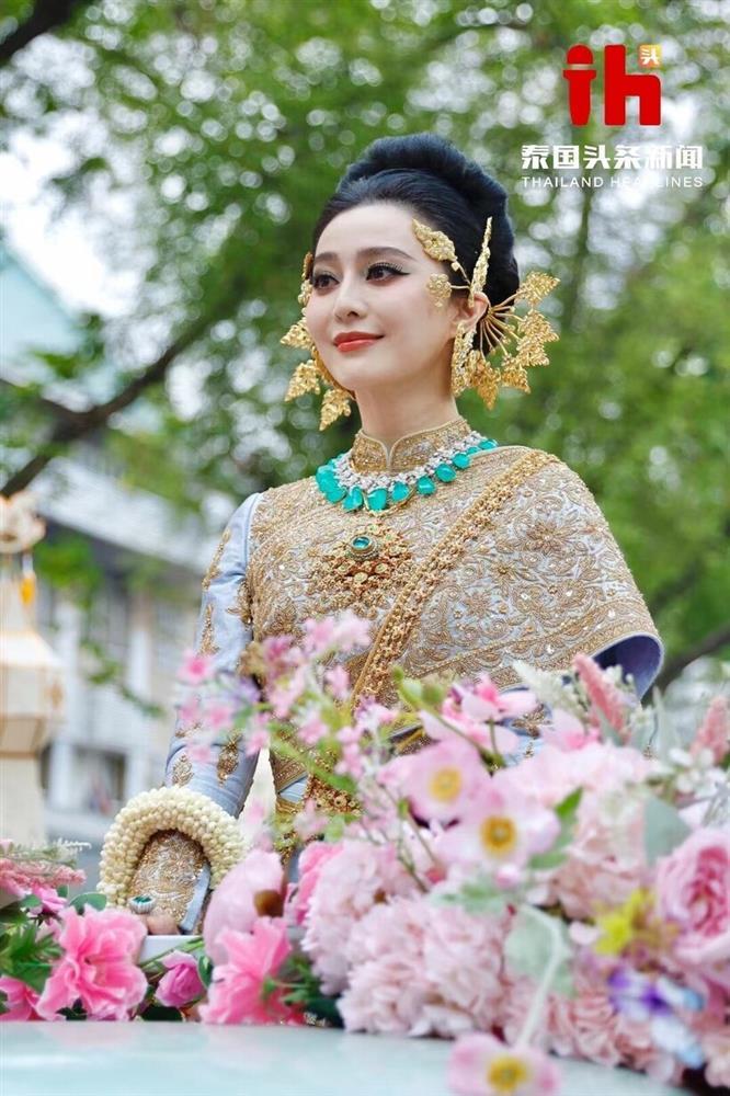 Phạm Băng Băng đẹp tựa nữ thần ở Lễ hội té nước tại Thái Lan-7