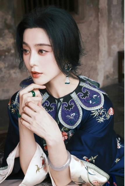 Phạm Băng Băng dự tiệc truyền thống Thái Lan, nhan sắc U45 đẹp như nữ thần bất chấp cam thường-6