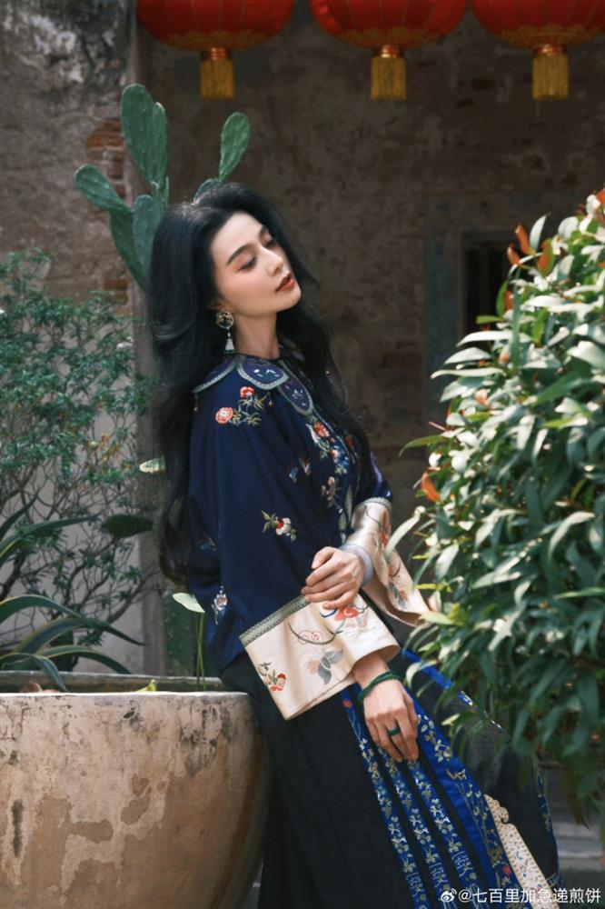 Phạm Băng Băng dự tiệc truyền thống Thái Lan, nhan sắc U45 đẹp như nữ thần bất chấp cam thường-7