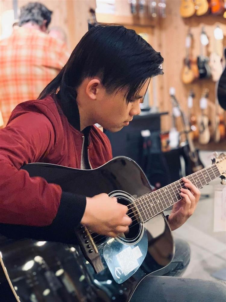 Cậu cả Backam nhà Bằng Kiều – Trizzie Phương Trinh: Gia đình điều kiện, sống ở Mỹ nhưng đi taxi tiết kiệm, 21 tuổi chưa từng uống rượu vào bar-6