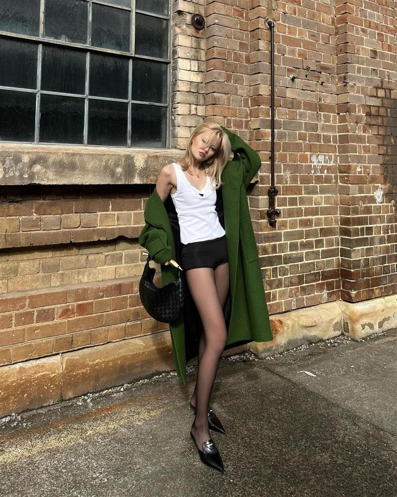 3 hot girl Việt ở nước ngoài gây sốt với gu ăn mặc sành điệu-5