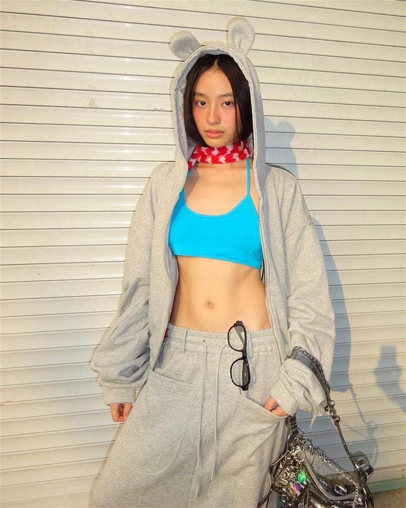 3 hot girl Việt ở nước ngoài gây sốt với gu ăn mặc sành điệu-15