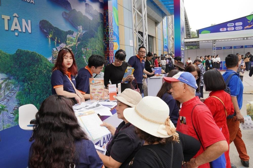 Giá vé máy bay cao: Khách Việt mua tour nước ngoài, du lịch nội địa lép vế-3