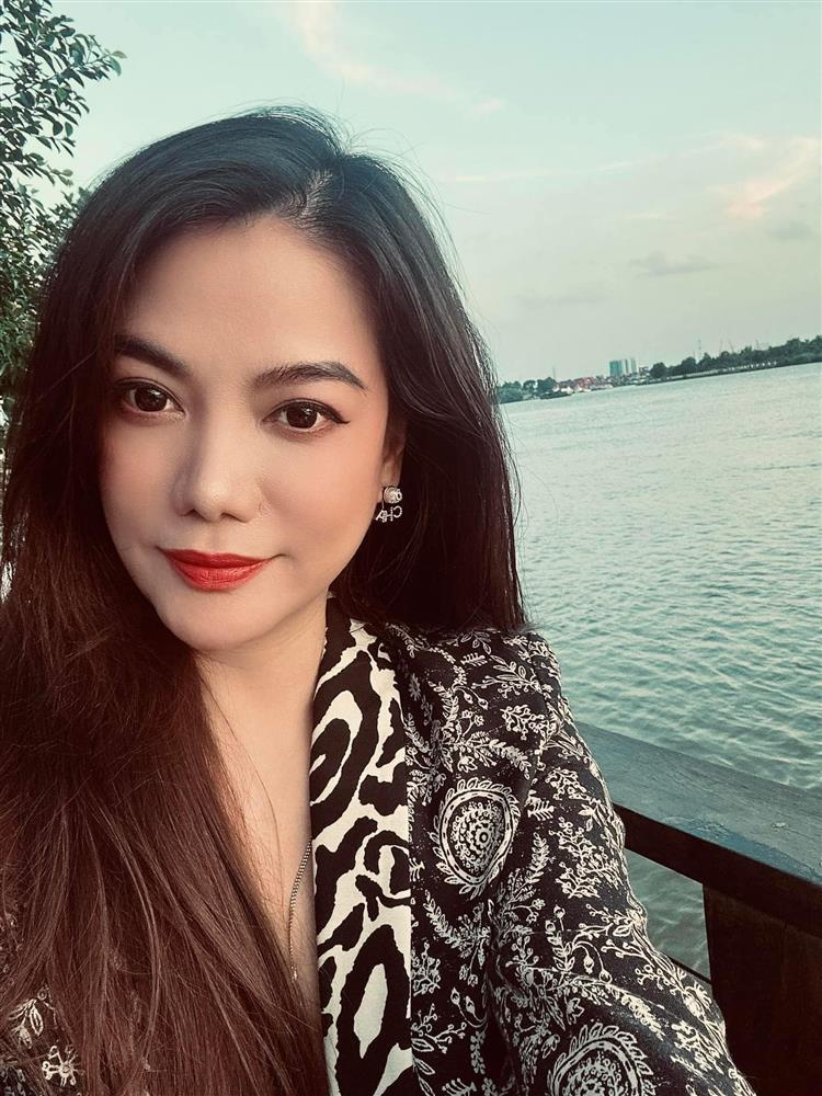 Soi sắc vóc tuổi U50 của Trương Ngọc Ánh giữa tin đồn chia tay tình trẻ kém 14 tuổi-4