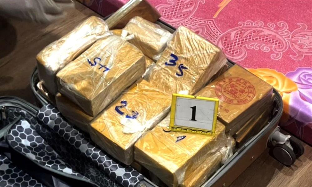 Nhiều vali chứa 184 bánh heroin trong căn hộ cho thuê ở TPHCM-1