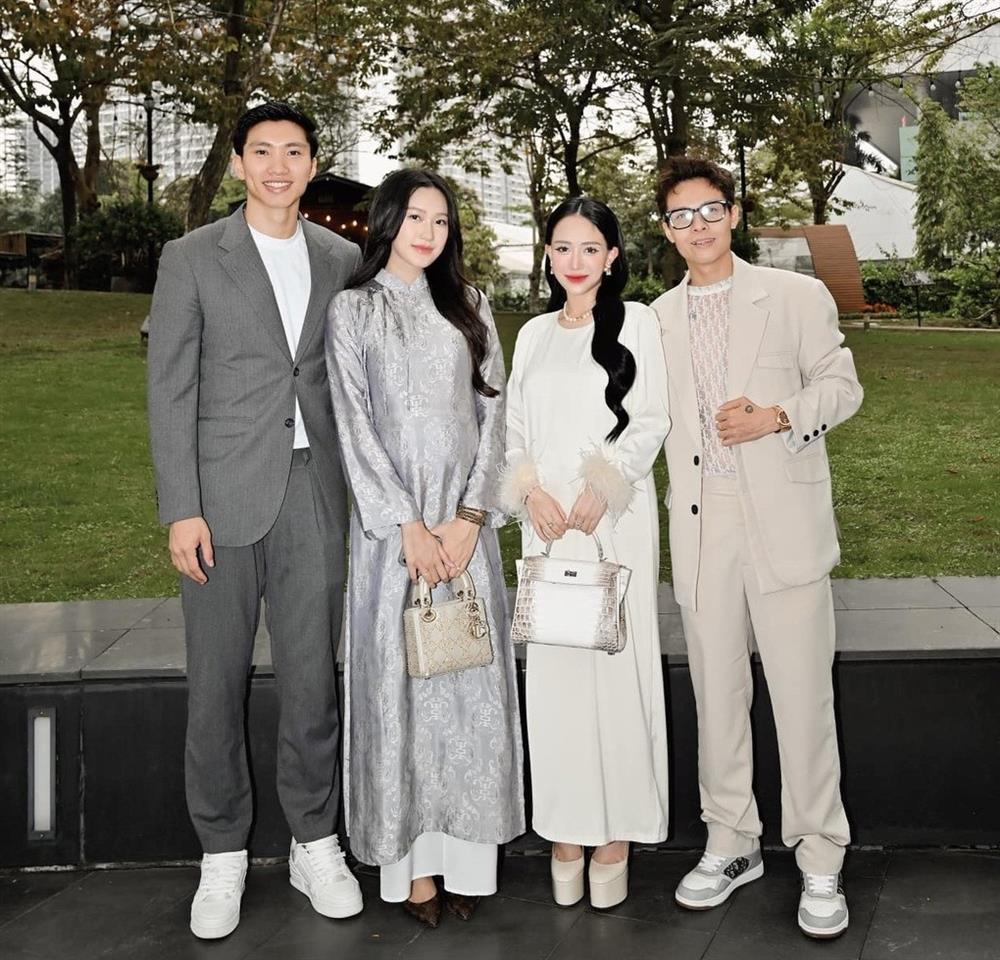 Hai mẹ bầu xinh đẹp, sành điệu gây sốt khi đứng chung khung hình-1