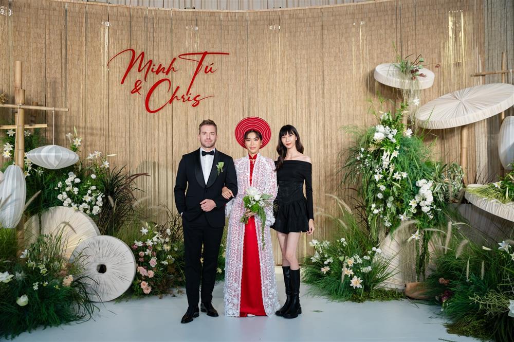 Vợ chồng Trường Giang và nửa showbiz mặc đồ đen đi ăn cưới, tặng vàng cho Minh Tú-9