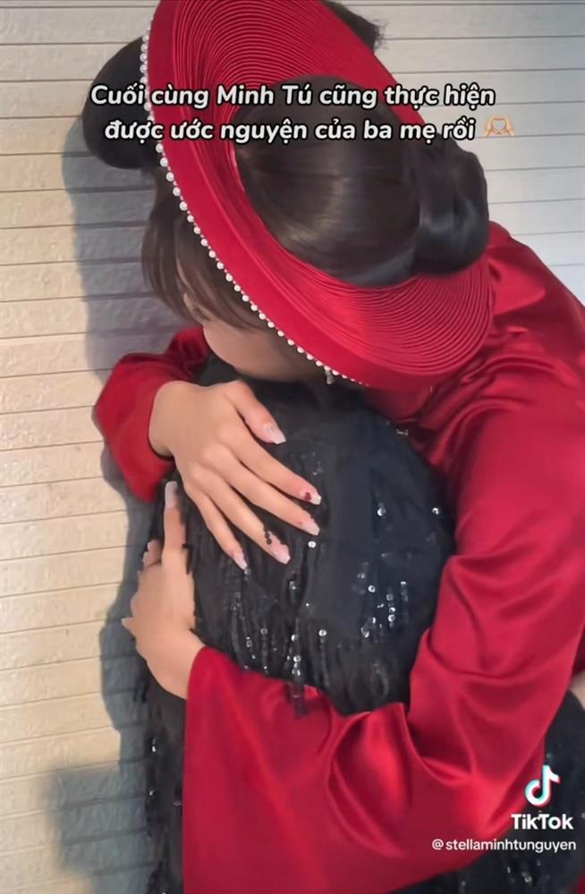 2 chi tiết xúc động ở đám cưới Minh Tú: Dành riêng chiếc ghế cho bố quá cố, bật khóc khi mẹ làm việc này-5