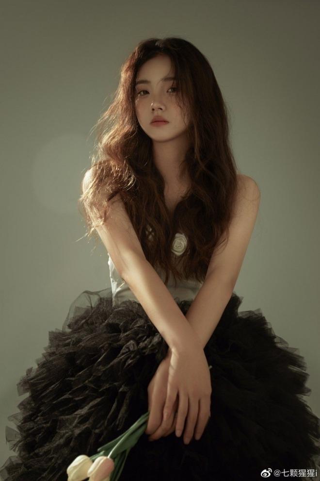 Đời thực của bảo mẫu má Vương đang hot: 2k kiếm trăm triệu từ thời sinh viên, mua hẳn Porsche cho bố!-4