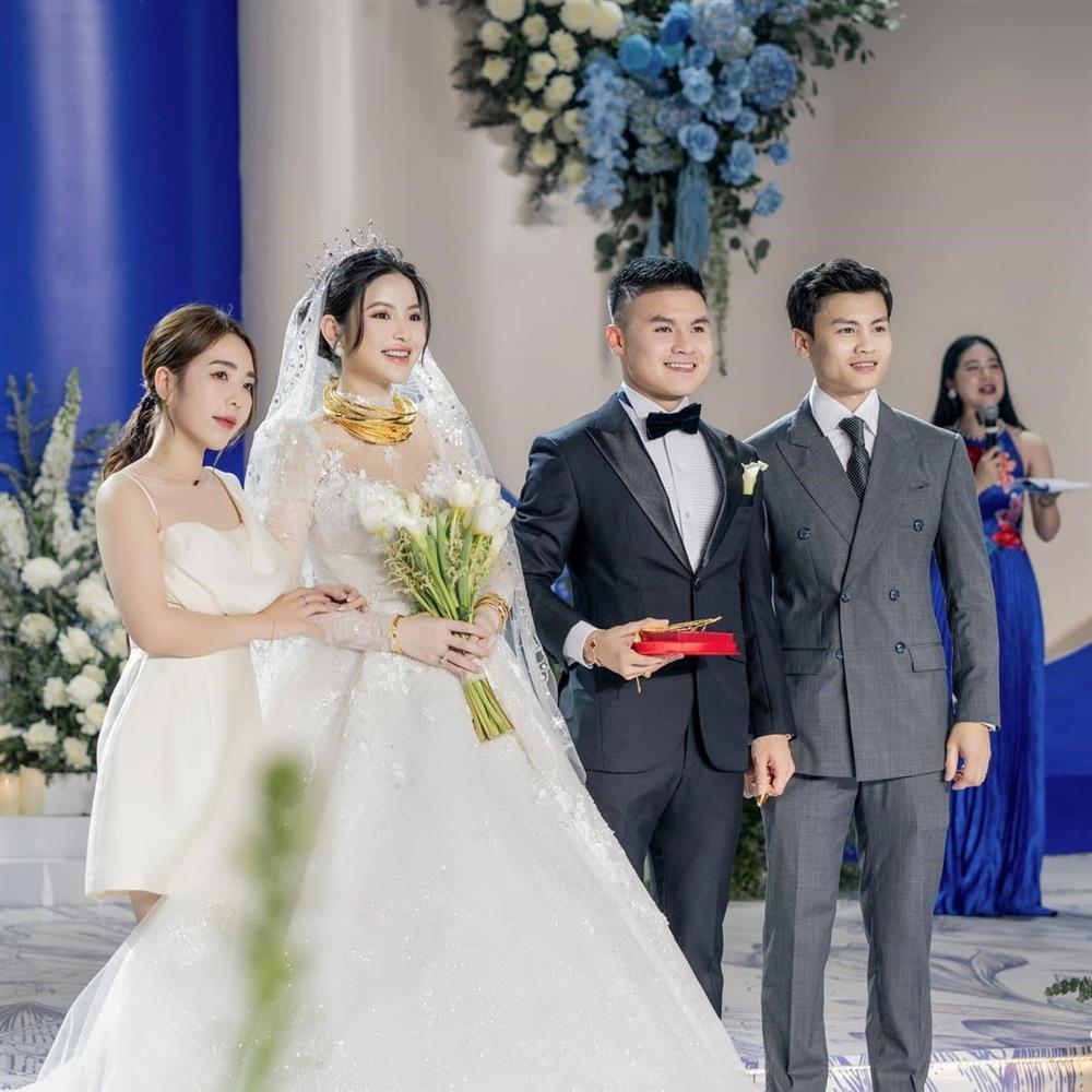 Dàn anh em trai cực phẩm của cầu thủ Việt: Vừa đẹp, vừa có tài-1